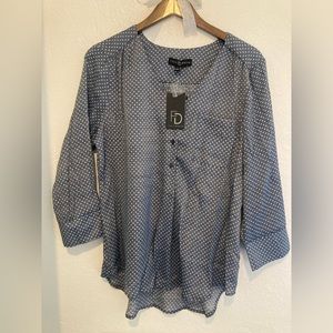 Free David blue polka dot 3/4 sleeve blouse.